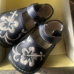 NEW Jack&Lily Navy White Flower My Shoes 0-6 months
